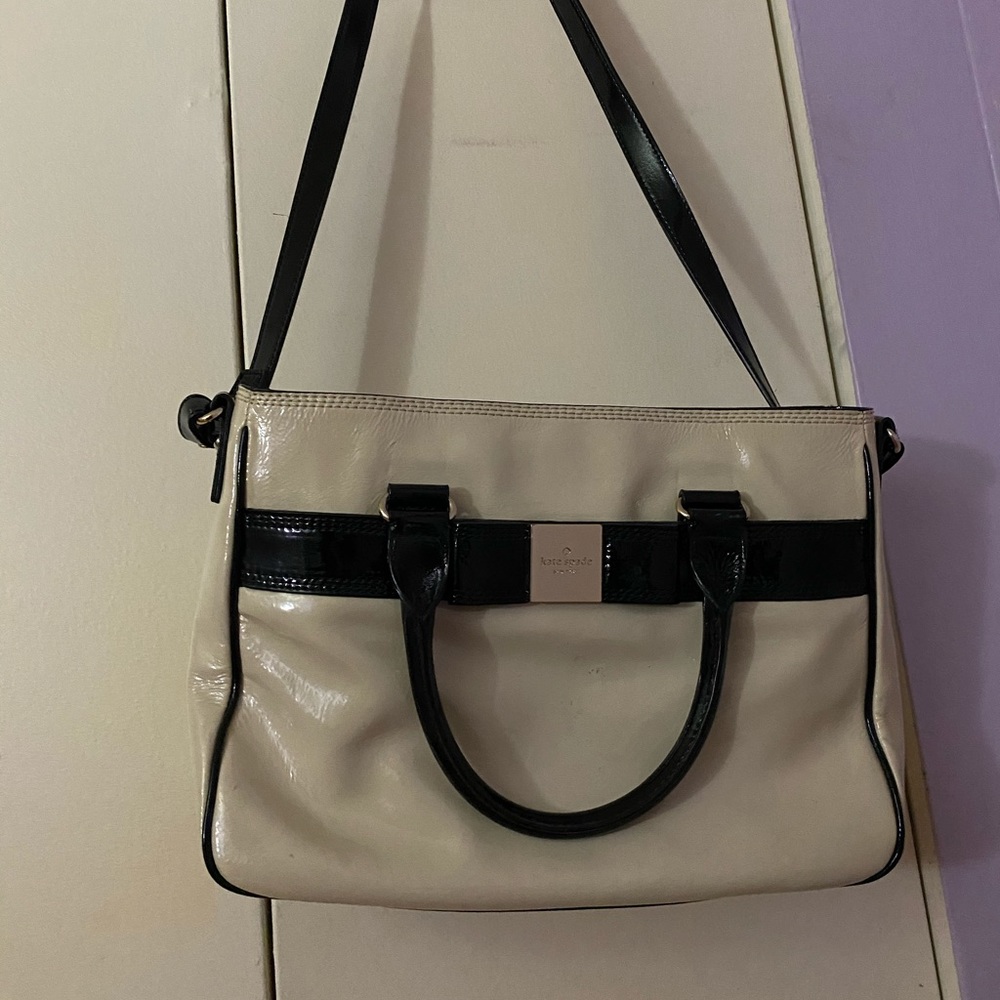 Kate spade glossy print purse